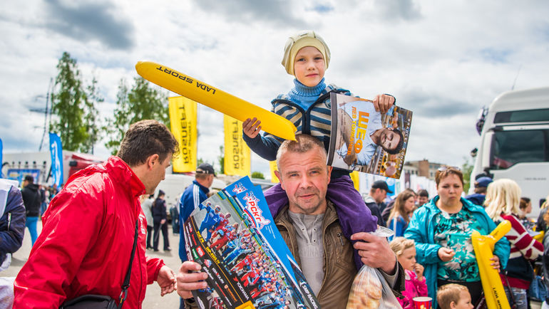 Болельщики на Нижегородском кольце. Фото Пресс-служба СМП РСКГ Болельщики на Нижегородском кольце. Фото Пресс-служба СМП РСКГ