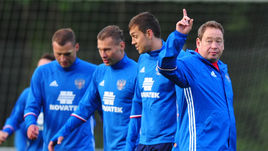 В жизни Леонида СЛУЦКОГО начинается новый этап.