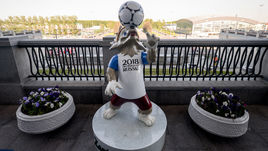 Вчера. Санкт-Петербург. Волк Забивака ждет гостей.