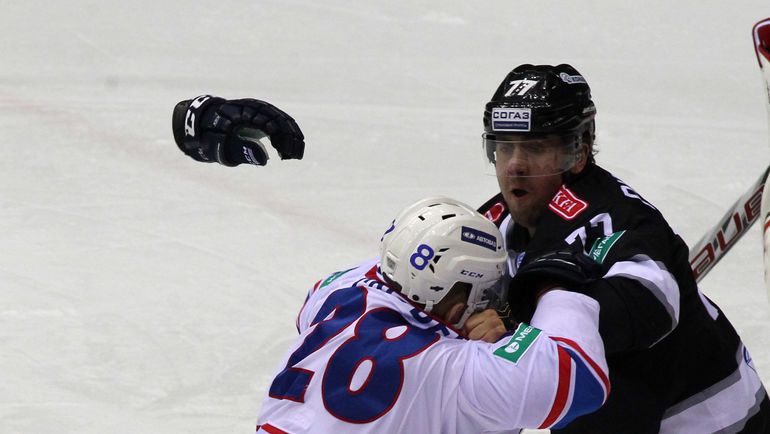 Олег ПИГАНОВИЧ (№77). Фото Игорь ЗОЛОТАРЕВ Олег ПИГАНОВИЧ (№77). Фото Игорь ЗОЛОТАРЕВ