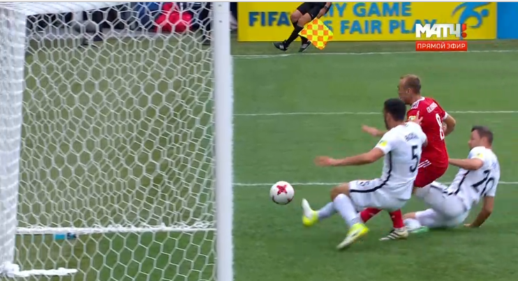 31-я минута. Первый гол в матче Россия - Новая Зеландия. 31-я минута. Первый гол в матче Россия - Новая Зеландия.