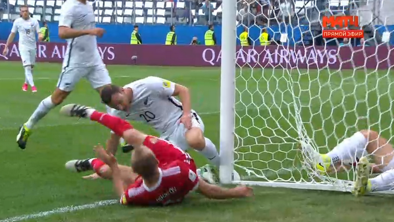 31-я минута. Первый гол в матче Россия - Новая Зеландия. 31-я минута. Первый гол в матче Россия - Новая Зеландия.