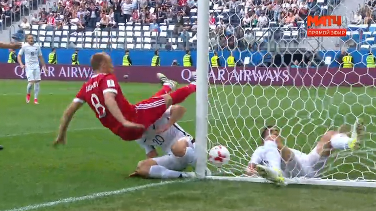 31-я минута. Первый гол в матче Россия - Новая Зеландия. 31-я минута. Первый гол в матче Россия - Новая Зеландия.