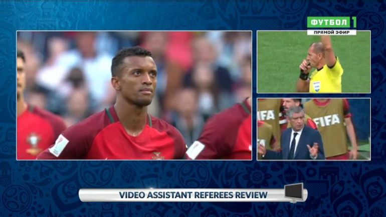 Гол португальцев не засчитан из-за офсайда. Гол португальцев не засчитан из-за офсайда.