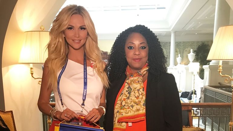 Виктория ЛОПЫРЕВА и Фатма САМУРА. Фото Из архива Виктории ЛОПЫРЕВОЙ. Виктория ЛОПЫРЕВА и Фатма САМУРА. Фото Из архива Виктории ЛОПЫРЕВОЙ.