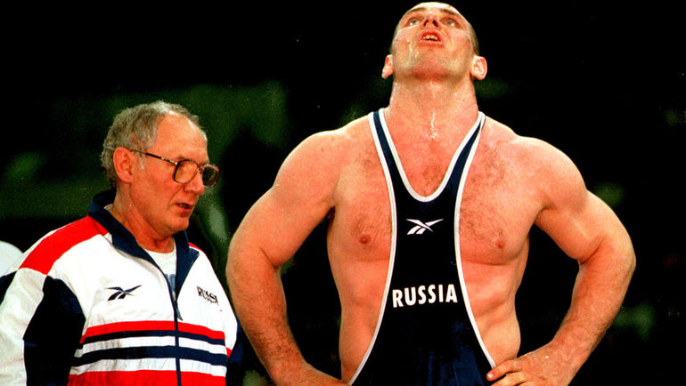 Виктор КУЗНЕЦОВ (слева) и Александр КАРЕЛИН. Фото Андрей ГОЛОВАНОВ и Сергей КИВРИН Виктор КУЗНЕЦОВ (слева) и Александр КАРЕЛИН. Фото Андрей ГОЛОВАНОВ и Сергей КИВРИН