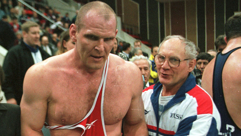 Александр КАРЕЛИН (слева) и Виктор КУЗНЕЦОВ. Фото Андрей ГОЛОВАНОВ и Сергей КИВРИН Александр КАРЕЛИН (слева) и Виктор КУЗНЕЦОВ. Фото Андрей ГОЛОВАНОВ и Сергей КИВРИН