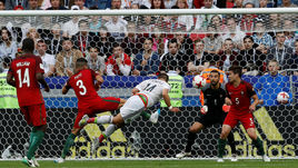 Сегодня. Казань. Португалия - Мексика - 2:2. 42-я минута. Хавьер ЭРНАНДЕС (№ 14) сравнивает счет.