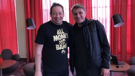 Июнь. Волгоград. Олег ВЕРЕТЕННИКОВ (справа) и Леонид СЛУЦКИЙ.