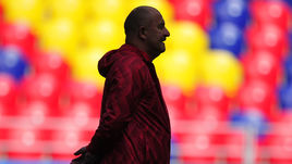 Главный тренер сборной России Станислав ЧЕРЧЕСОВ.