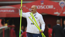 Сегодня. Москва. Станислав ЧЕРЧЕСОВ на тренировке сборной России.