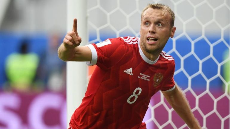 17 июня. Санкт-Петербург. Россия - Новая Зеландия - 2:0. Денис ГЛУШАКОВ после первого гола Кубка конфедераций-2017. Фото AFP 17 июня. Санкт-Петербург. Россия - Новая Зеландия - 2:0. Денис ГЛУШАКОВ после первого гола Кубка конфедераций-2017. Фото AFP