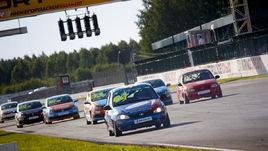 Почти сто машин на "Нижегородском кольце"