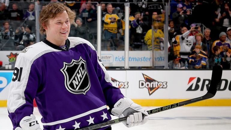 29 января 2017 года. Владимир ТАРАСЕНКО во время Матча звезд НХЛ. Фото AFP 29 января 2017 года. Владимир ТАРАСЕНКО во время Матча звезд НХЛ. Фото AFP