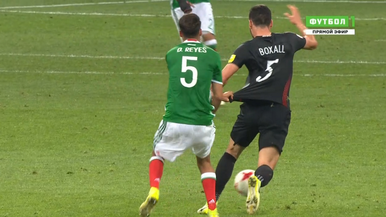 После этого момента началась массовая драка. После этого момента началась массовая драка.