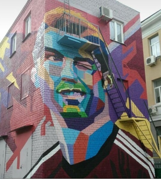 Казань. Граффити с изображением Криштиану Роналду. Казань. Граффити с изображением Криштиану Роналду.