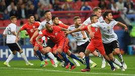 Вчера. Казань. Германия - Чили - 1:1. Накал борьбы был высоким - никто не хотел уступать.