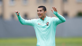 Сегодня. Санкт-Петербург. КРИШТИАНУ РОНАЛДУ на тренировке сборной Португалии.