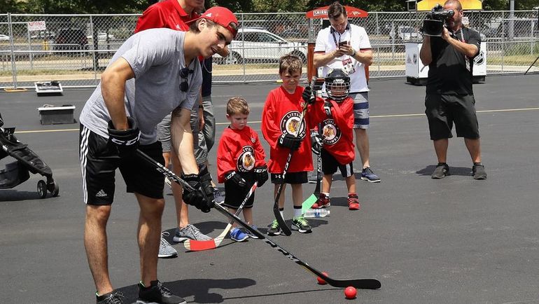 22 июня. Чикаго. Инструктаж подрастающего поколения от Нико ХИШИРА. Фото AFP 22 июня. Чикаго. Инструктаж подрастающего поколения от Нико ХИШИРА. Фото AFP