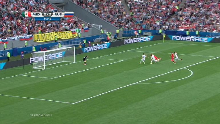 17-я минута. Момент с падением Федора Смолова. 17-я минута. Момент с падением Федора Смолова.