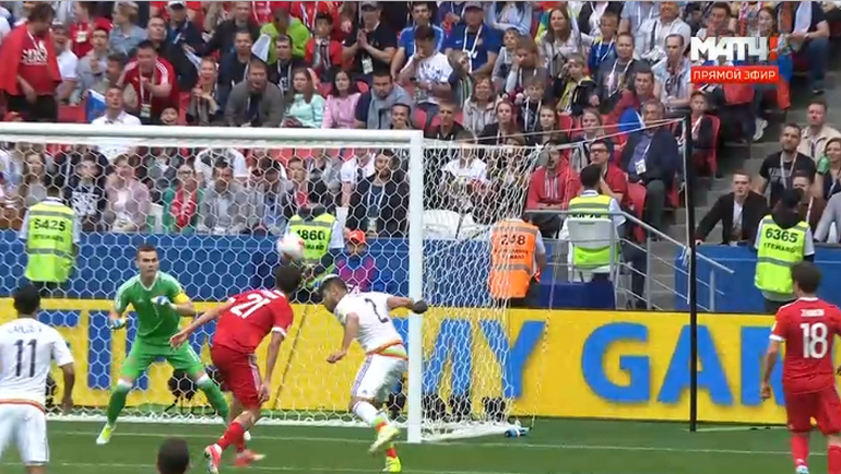 30-я минута. Ответный мяч Нестора Арухо. 30-я минута. Ответный мяч Нестора Арухо.