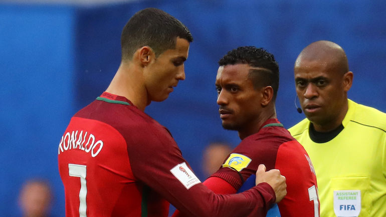 НАНИ (справа) меняет Криштиану РОНАЛДУ. Фото REUTERS НАНИ (справа) меняет Криштиану РОНАЛДУ. Фото REUTERS