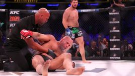 Сегодня. Нью-Йорк. Федор ЕМЕЛЬЯНЕНКО проиграл Мэтту МИТРИОНУ.