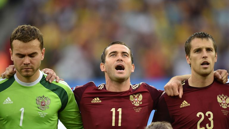 2014 год. Игорь АКИНФЕЕВ, Александр КЕРЖАКОВ и Дмитрий КОМБАРОВ на чемпионате мира в Бразилии. Фото AFP 2014 год. Игорь АКИНФЕЕВ, Александр КЕРЖАКОВ и Дмитрий КОМБАРОВ на чемпионате мира в Бразилии. Фото AFP