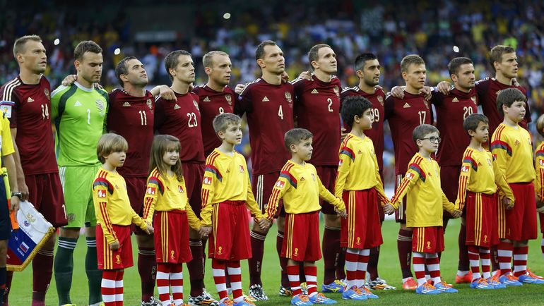 26 июня 2014 года. Куритиба. Россия - Алжир - 1:1. Сборная России перед решающим матчем группового турнира ЧМ-2014. Фото REUTERS 26 июня 2014 года. Куритиба. Россия - Алжир - 1:1. Сборная России перед решающим матчем группового турнира ЧМ-2014. Фото REUTERS