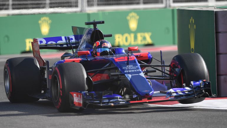 25 июня 2017 года. Баку. Болид Даниила КВЯТА. Фото AFP 25 июня 2017 года. Баку. Болид Даниила КВЯТА. Фото AFP