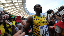 Конкурент Шубенкова бьет рекорд, Болт хранит молчание