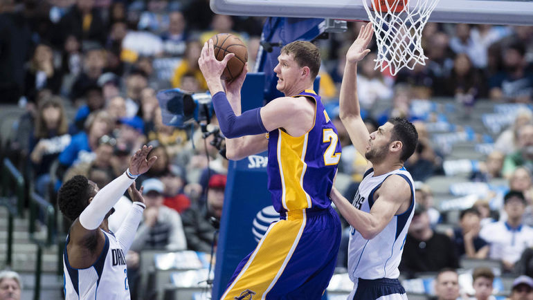 С мячом Тимофей МОЗГОВ. Фото REUTERS С мячом Тимофей МОЗГОВ. Фото REUTERS