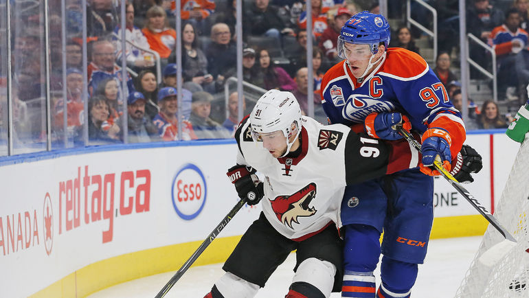 Александр БУРМИСТРОВ (слева). Фото USA TODAY Sports Александр БУРМИСТРОВ (слева). Фото USA TODAY Sports