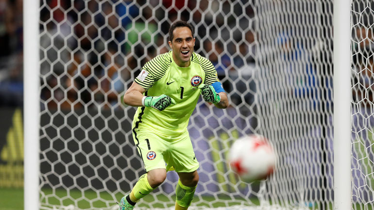 Клаудио БРАВО: победа! Фото REUTERS Клаудио БРАВО: победа! Фото REUTERS