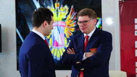 Дмитрий КУРБАТОВ (справа).