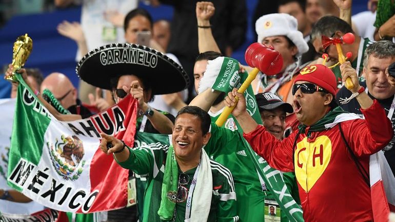 Мексиканские болельщики точно не дадут вам заскучать. Фото AFP Мексиканские болельщики точно не дадут вам заскучать. Фото AFP