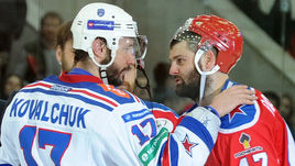 Увидим ли мы новую дуэль Ильи КОВАЛЬЧУКА (слева) и Александра РАДУЛОВА или они продолжат карьеру в разных лигах?