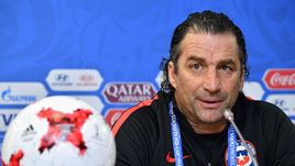 Суббота. Санкт-Петербург. Главный тренер сборной Чили Хуан Антонио ПИЦЦИ.