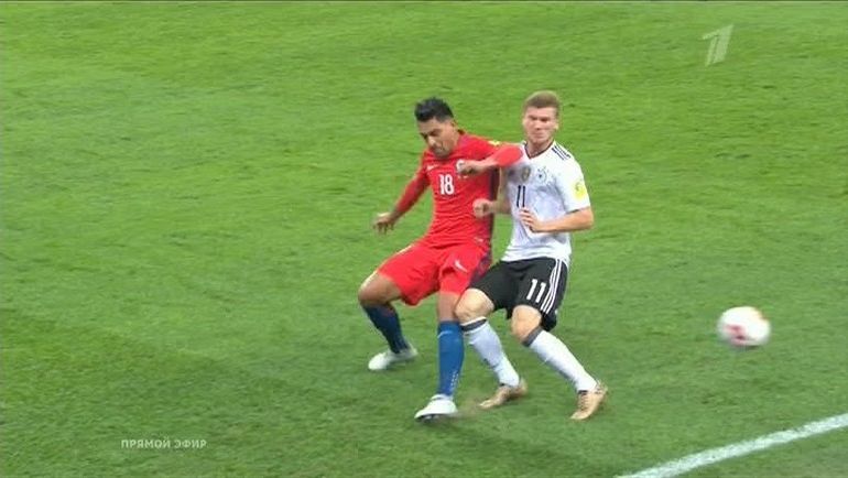 Момент с фолом Гонсало Хары на Тимо Вернере. Момент с фолом Гонсало Хары на Тимо Вернере.