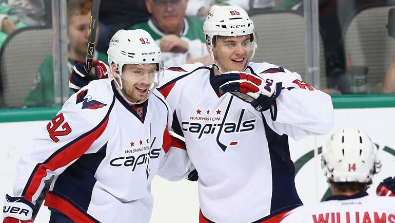 Евгений КУЗНЕЦОВ (слева) и Андре БУРАКОВСКИ. Фото AFP Евгений КУЗНЕЦОВ (слева) и Андре БУРАКОВСКИ. Фото AFP