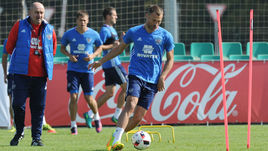 Станислав ЧЕРЧЕСОВ (слева) и Василий БЕРЕЗУЦКИЙ (в центре).