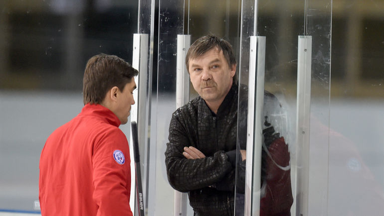 Игорь НИКИТИН (слева) и Олег ЗНАРОК. Фото Владимир БЕЗЗУБОВ, photo.khl.ru Игорь НИКИТИН (слева) и Олег ЗНАРОК. Фото Владимир БЕЗЗУБОВ, photo.khl.ru