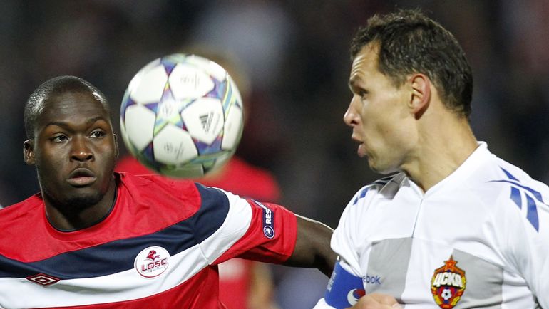 14 сентября 2011 года. Лилль. Лилль - ЦСКА - 2:2. Сергей ИГНАШЕВИЧ (справа) и Мусса СОУ. Фото AFP 14 сентября 2011 года. Лилль. Лилль - ЦСКА - 2:2. Сергей ИГНАШЕВИЧ (справа) и Мусса СОУ. Фото AFP