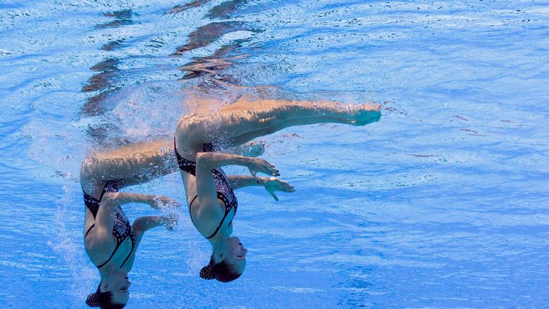 Светлана КОЛЕСНИЧЕНКО и Александра ПАЦКЕВИЧ. Фото AFP Светлана КОЛЕСНИЧЕНКО и Александра ПАЦКЕВИЧ. Фото AFP