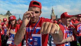 Сегодня. Москва. Участники открытой тренировки на Красной площади.