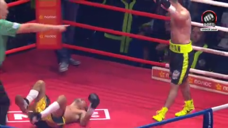 Бой Алоян - Солано. Представитель Никарагуа в нокдауне. Бой Алоян - Солано. Представитель Никарагуа в нокдауне.