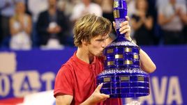 Сегодня. Умаг. Андрей РУБЛЕВ завоевал первый титул на взрослом уровне в карьере.