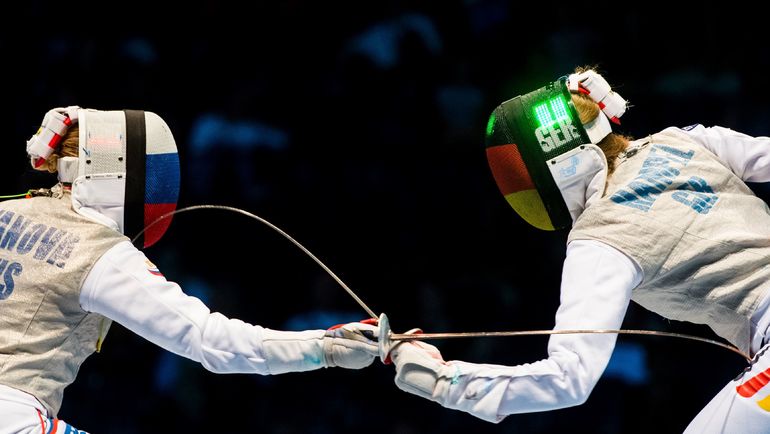 Россиянка Анастасия ИВАНОВА (слева) против немки Евы ХАМПЕЛЬ. Фото AFP Россиянка Анастасия ИВАНОВА (слева) против немки Евы ХАМПЕЛЬ. Фото AFP