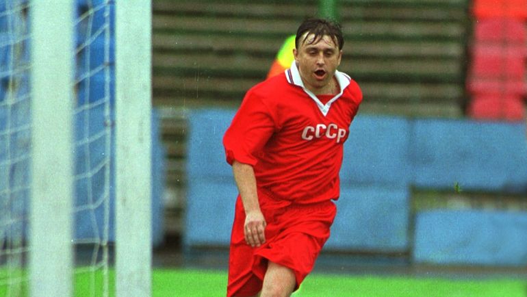 2000 год. Федор ЧЕРЕНКОВ в составе сборной ветеранов. Фото Денис КРИВИН 2000 год. Федор ЧЕРЕНКОВ в составе сборной ветеранов. Фото Денис КРИВИН