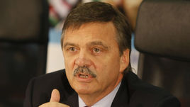 Рене ФАЗЕЛЬ.